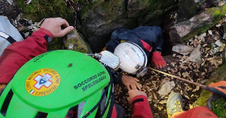 Speleologo ferito nell’abisso Paperino: scattano i soccorsi